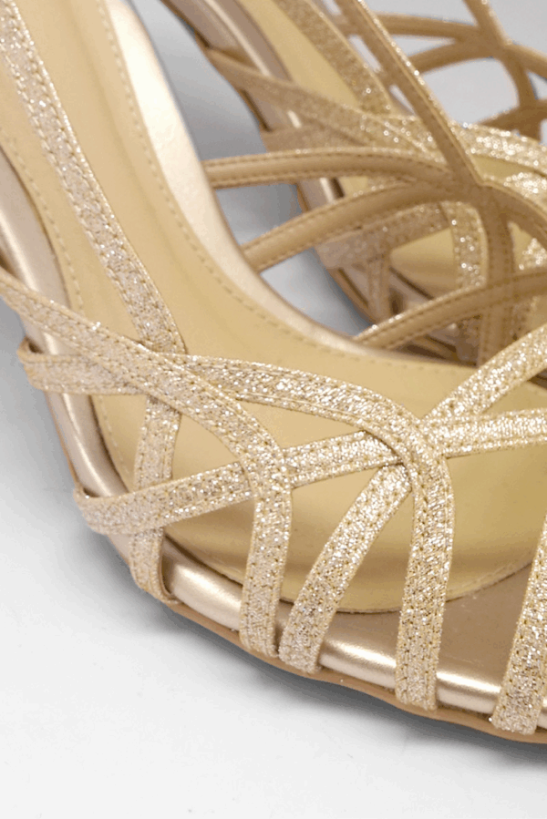 Goldie - Image 6